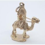 9CT Y/G CAMEL PENDANT/CHARM, WEIGHT 3.7G AND 2CM LONG APPROX