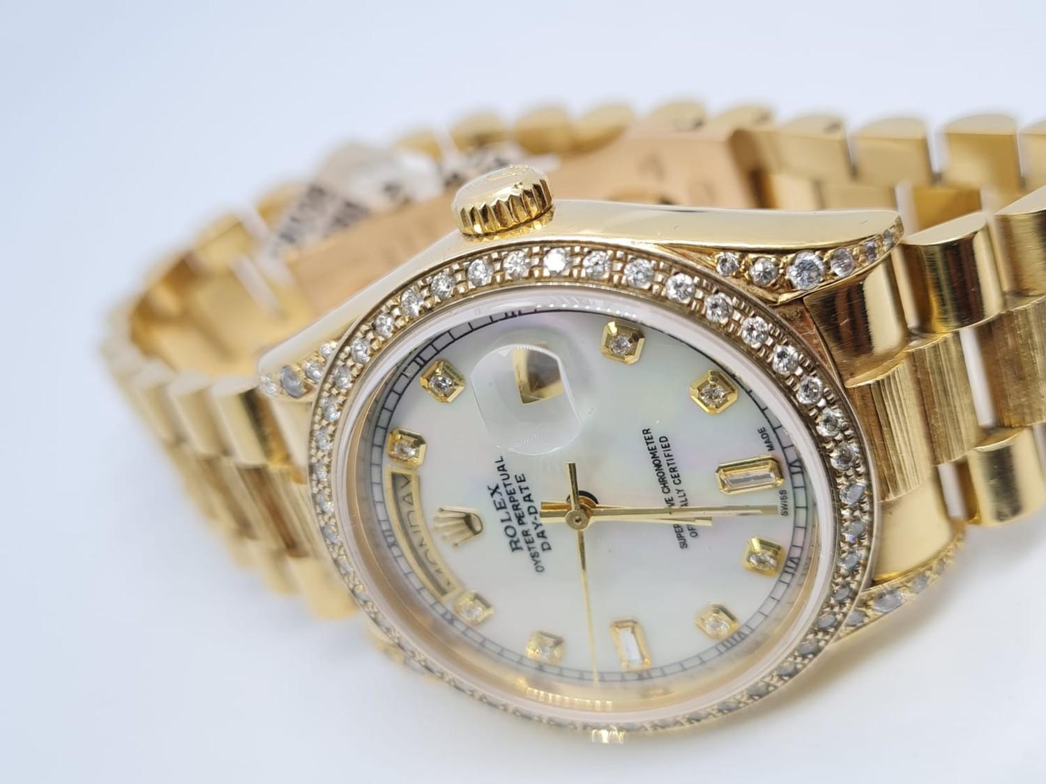 18ct Rolex Day-Date 36mm Costumed Diamond Shoulders and Bezel. 1987 Model. Come with box, no paper. - Image 4 of 7