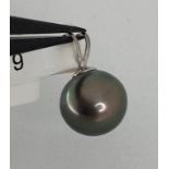 18k white gold pendant with Tahitian pearl 9.2mm; weight 1.2g
