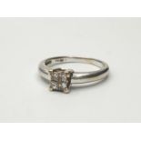 18ct White Gold Diamond Ring with 0.80ct Diamond 2.8g. Size J/K