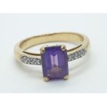 9ct gold Amethyst and Diamond RING. 3.5g Size N