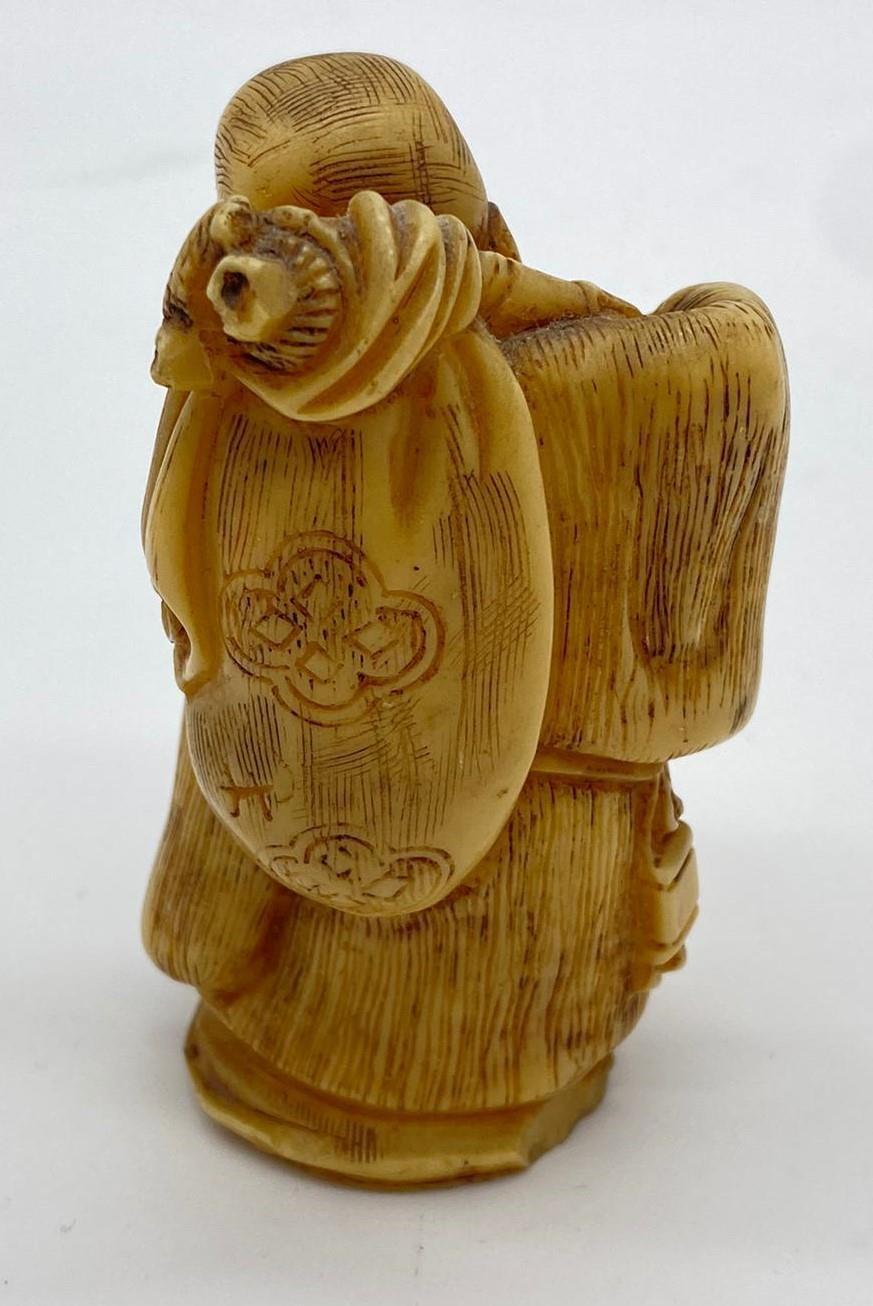 Ivory CHINESE Budha hand carved with fan. 8cm tall. circa 1880. - Image 3 of 4