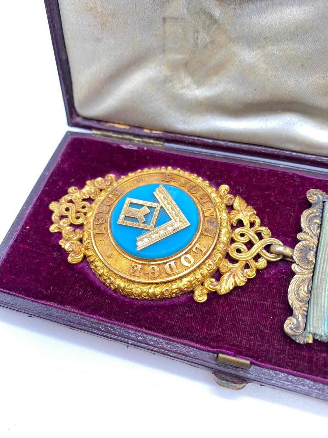18ct gold Masonic jewel dated 1865 from the St's John lodge Hampstead number 167, weight 62.3g total