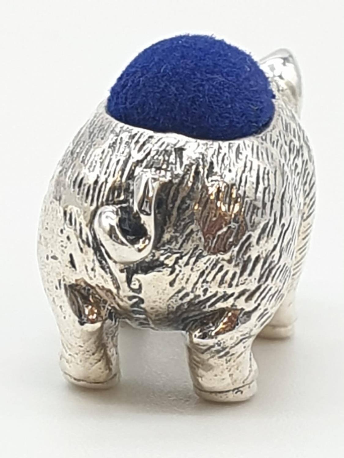 Silver pin cushion in the form of a pig or boar, 2.7cm approx - Image 3 of 5