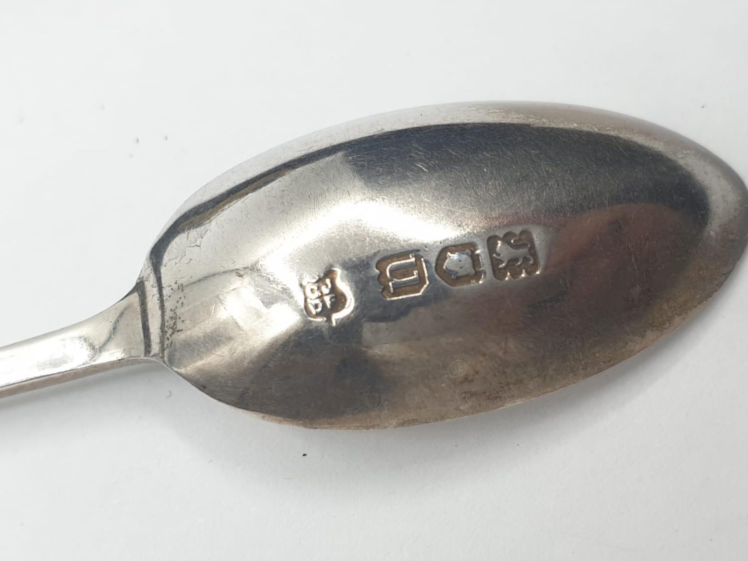 Antique set of 6 silver spoons. Each spoon hallmarked showing Josiah Williams London, 1915. - Image 2 of 3