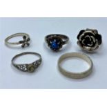 Assortment of 5 x silver RINGS.