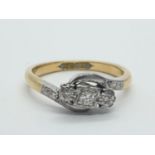 18ct Gold and Platinum Trilogy RING. 3.2g Size L