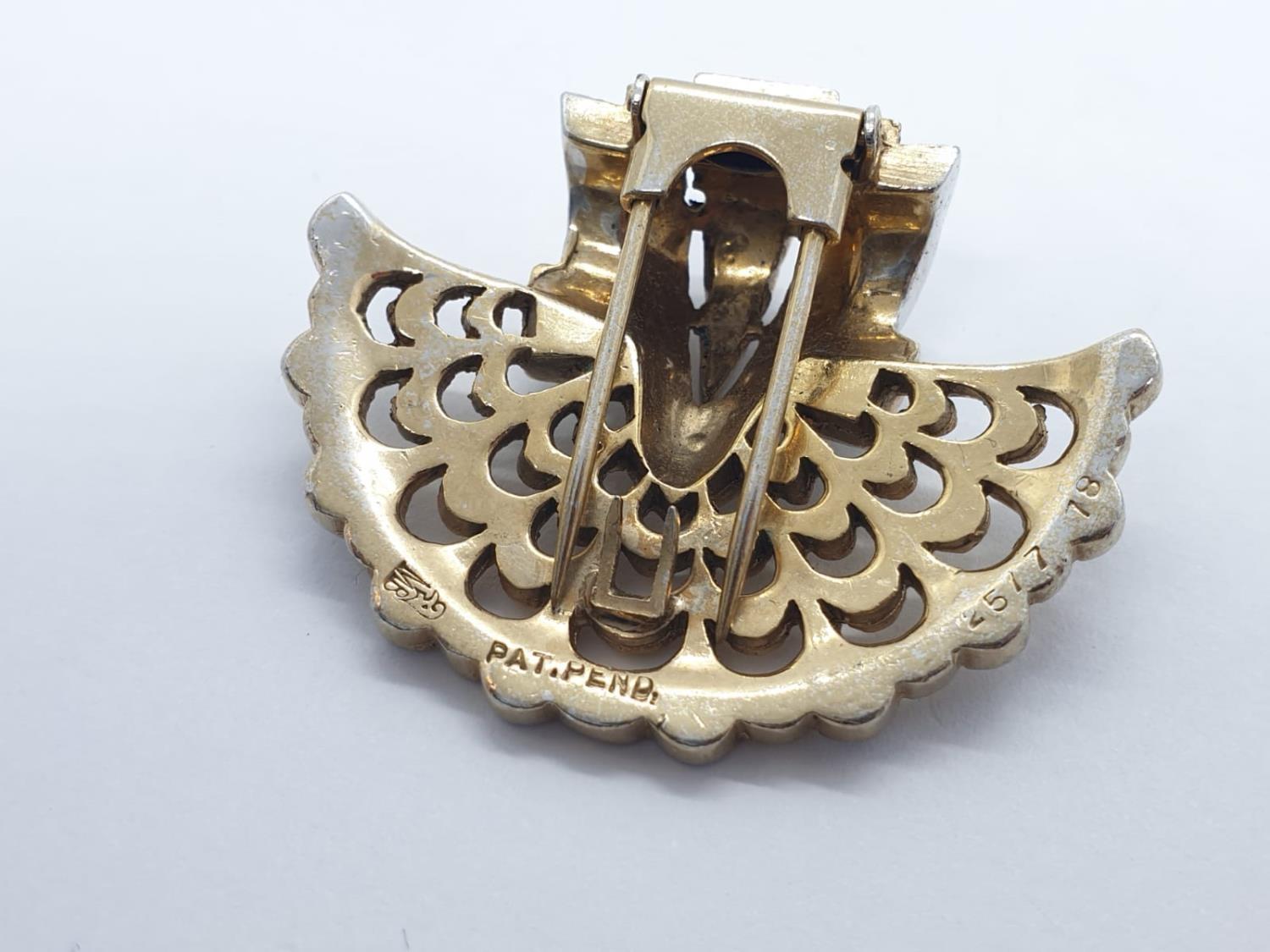 Vintage art deco style clip in yellow and white metal - Image 4 of 5