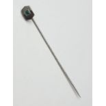 18ct white gold antique STICKPIN with emerald stone.