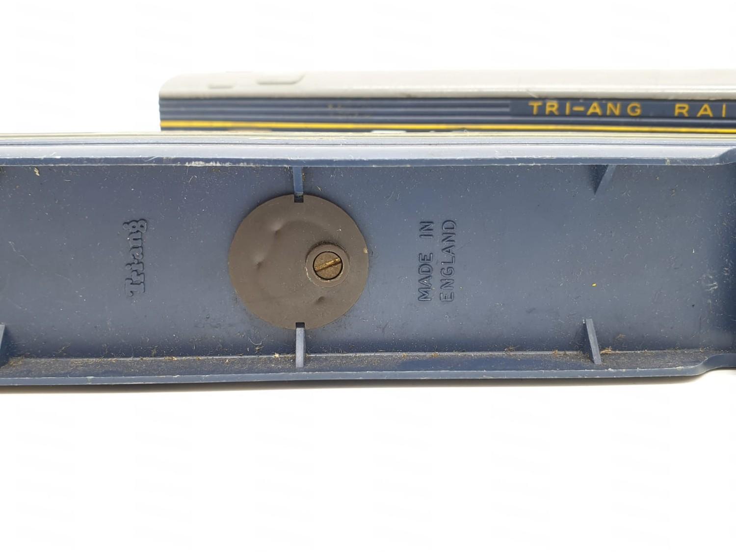 2 Triang Railway Carriages for OO Gauge - Image 6 of 6