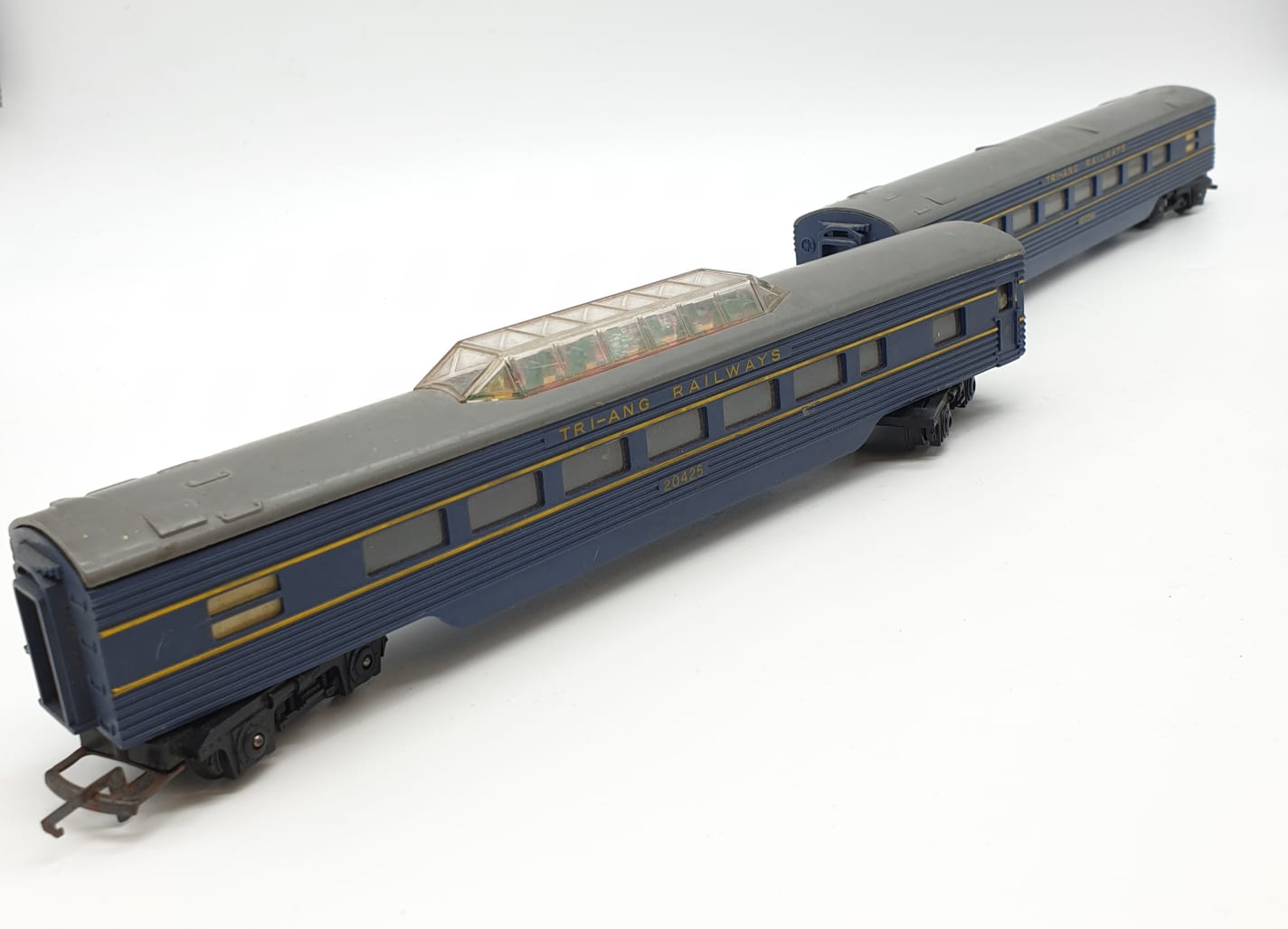2 Triang Railway Carriages for OO Gauge