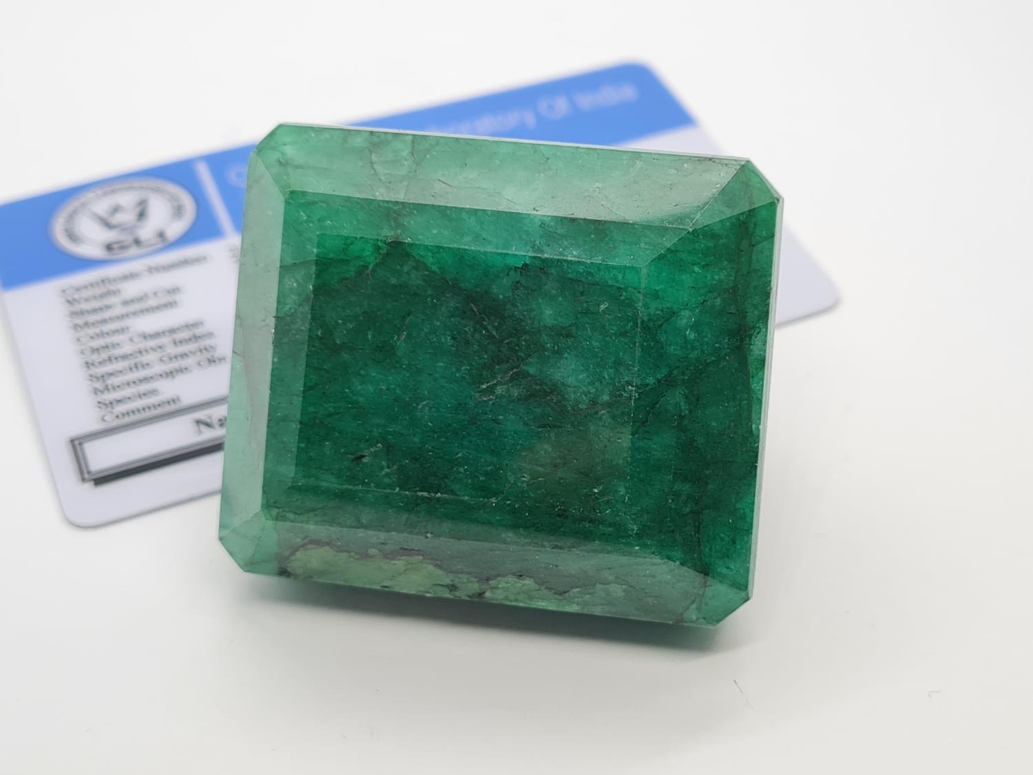 599ct Rectangular shaped emerald gemstone - Image 4 of 5