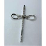 18CT WHITE GOLD DIAMOND SET CROSS, WEIGHT 5.2G