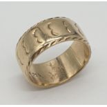 9ct gold band ring, weight 6.8g and size O/P