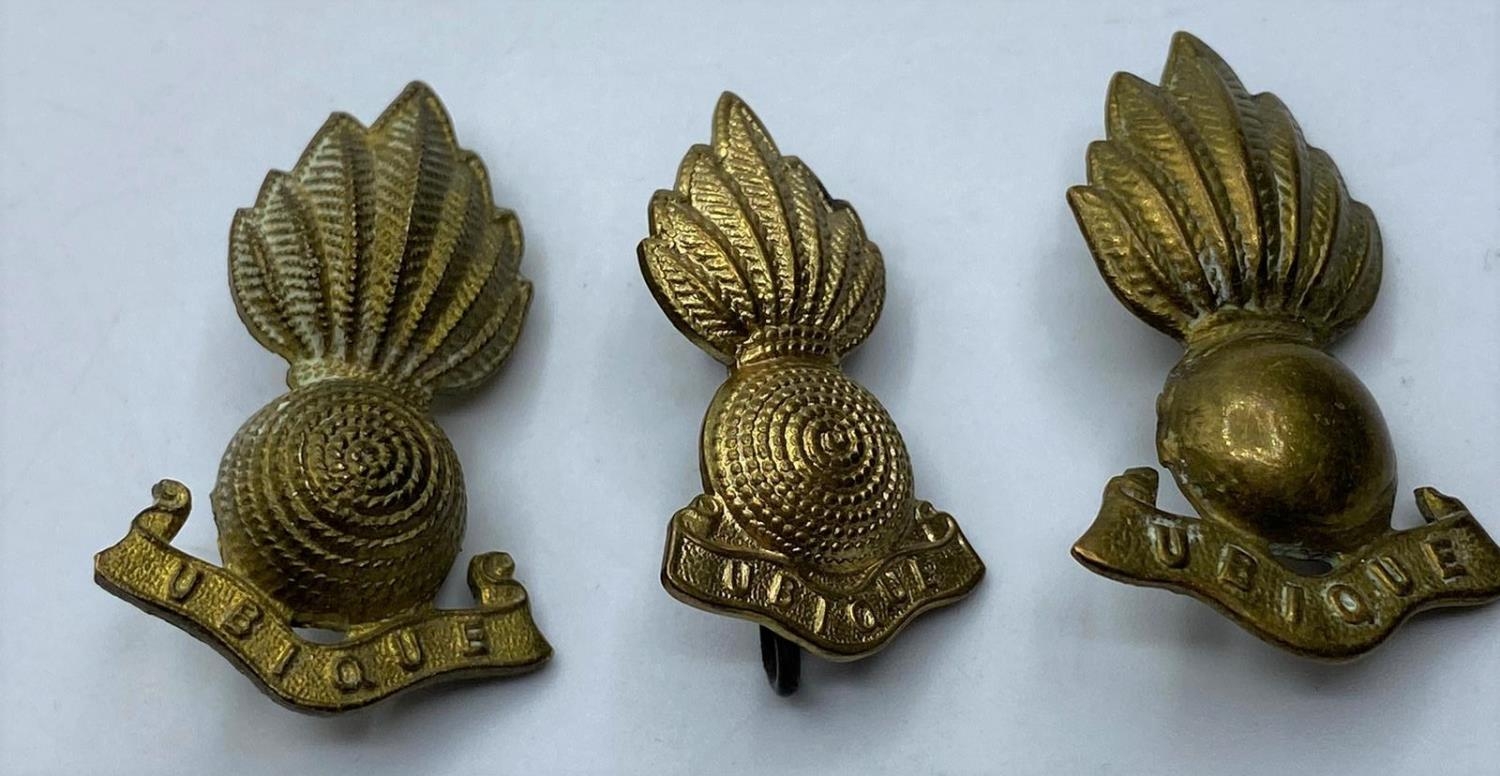 Royal Artillery brass UBIQUE with a pair of collar badges matching - Image 2 of 3