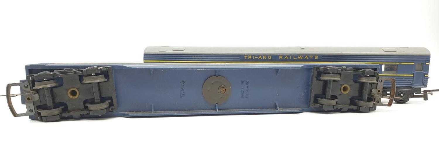2 Triang Railway Carriages for OO Gauge - Image 5 of 6