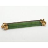 9ct gold and jade bar brooch, weight 2.9g, 4.5cm width