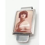 Silver money clip with portrait of Isadora Duncan, weight 23.5g and 5cm long approx