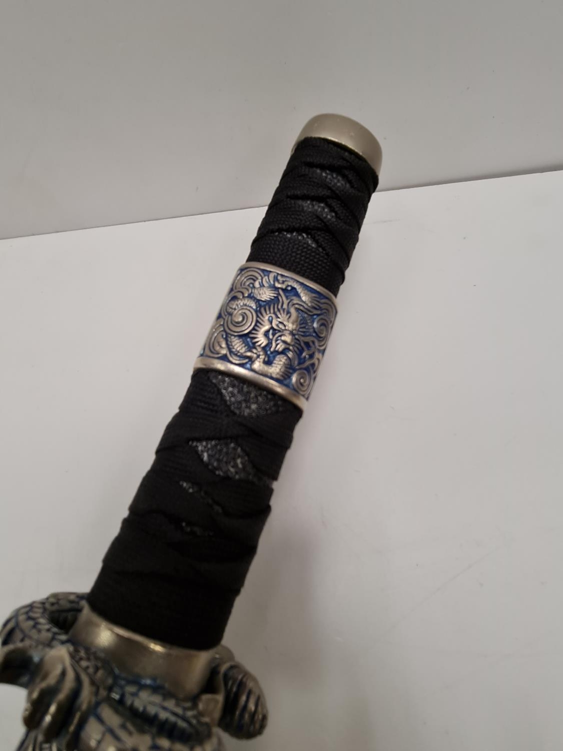 Japanese katana with dragon head decorated handle and scabbard. - Image 10 of 29