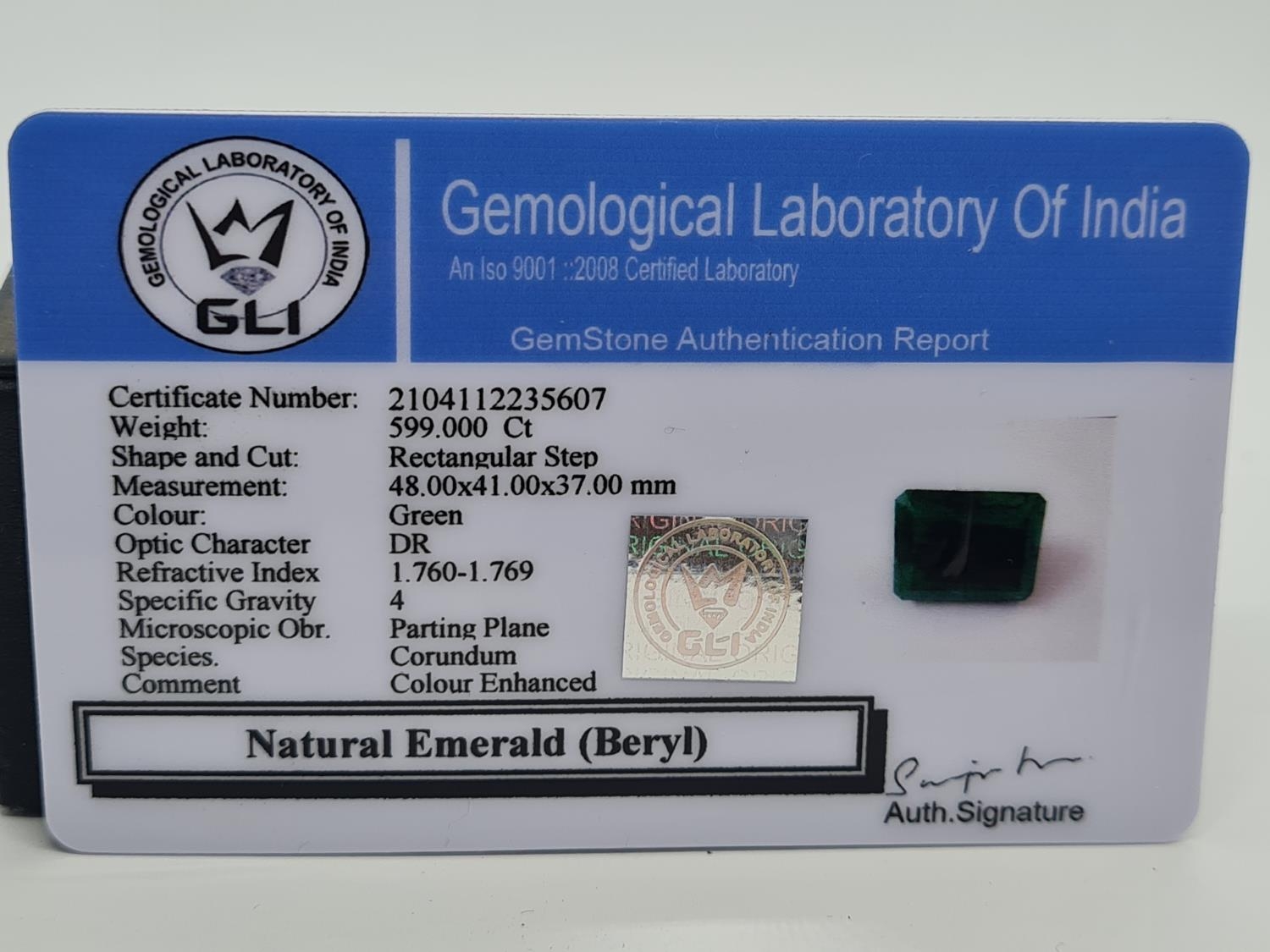 599ct Rectangular shaped emerald gemstone - Image 5 of 5
