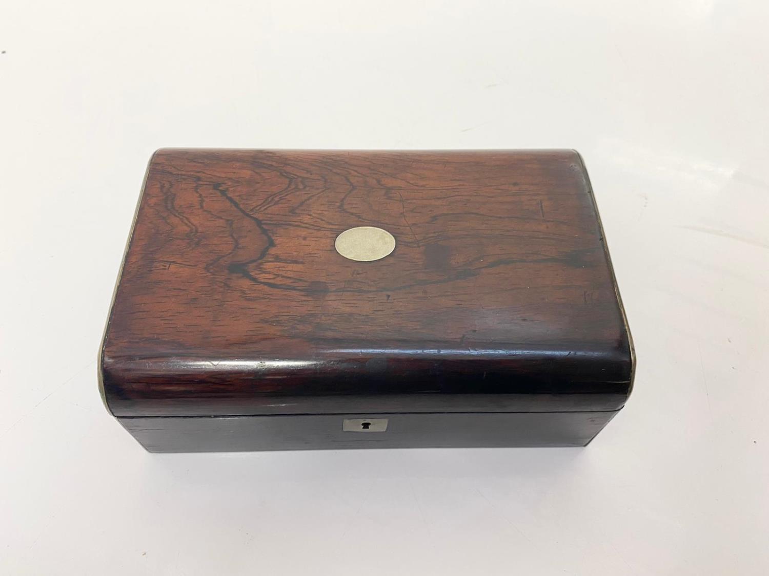 Wooden trinket box with inlaid brass features, 19 x 13x6cm