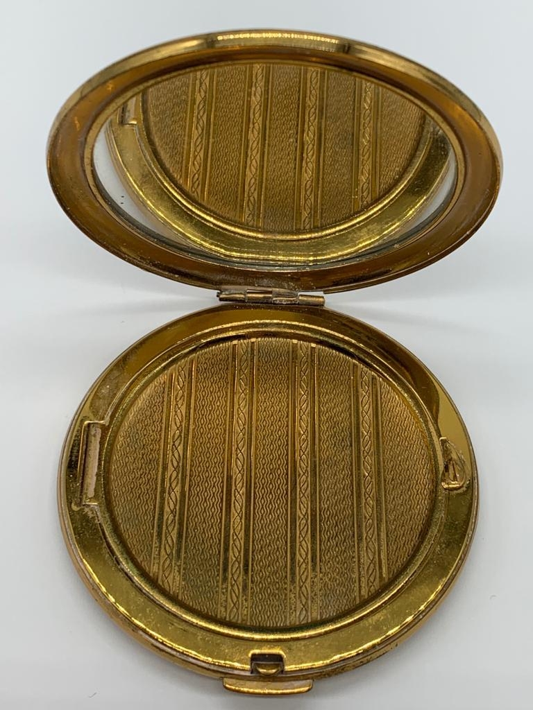 Vintage 1950/60's compact by Melissa. Black enamel lid with gold feature engine turned base. - Image 3 of 5