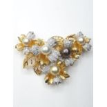 Large Antique 18ct gold brooch set with 3 colour south sea pearls (approx 9-12mm in size) and