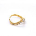 18k yellow gold curved ring with 0.55ct diamond in total, size O and weight 2.95g