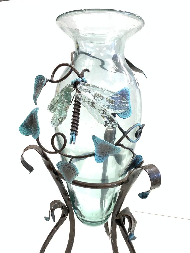 Wrought-Iron sculptured vase with glass dragonfly. 53 cm high. - Image 3 of 6