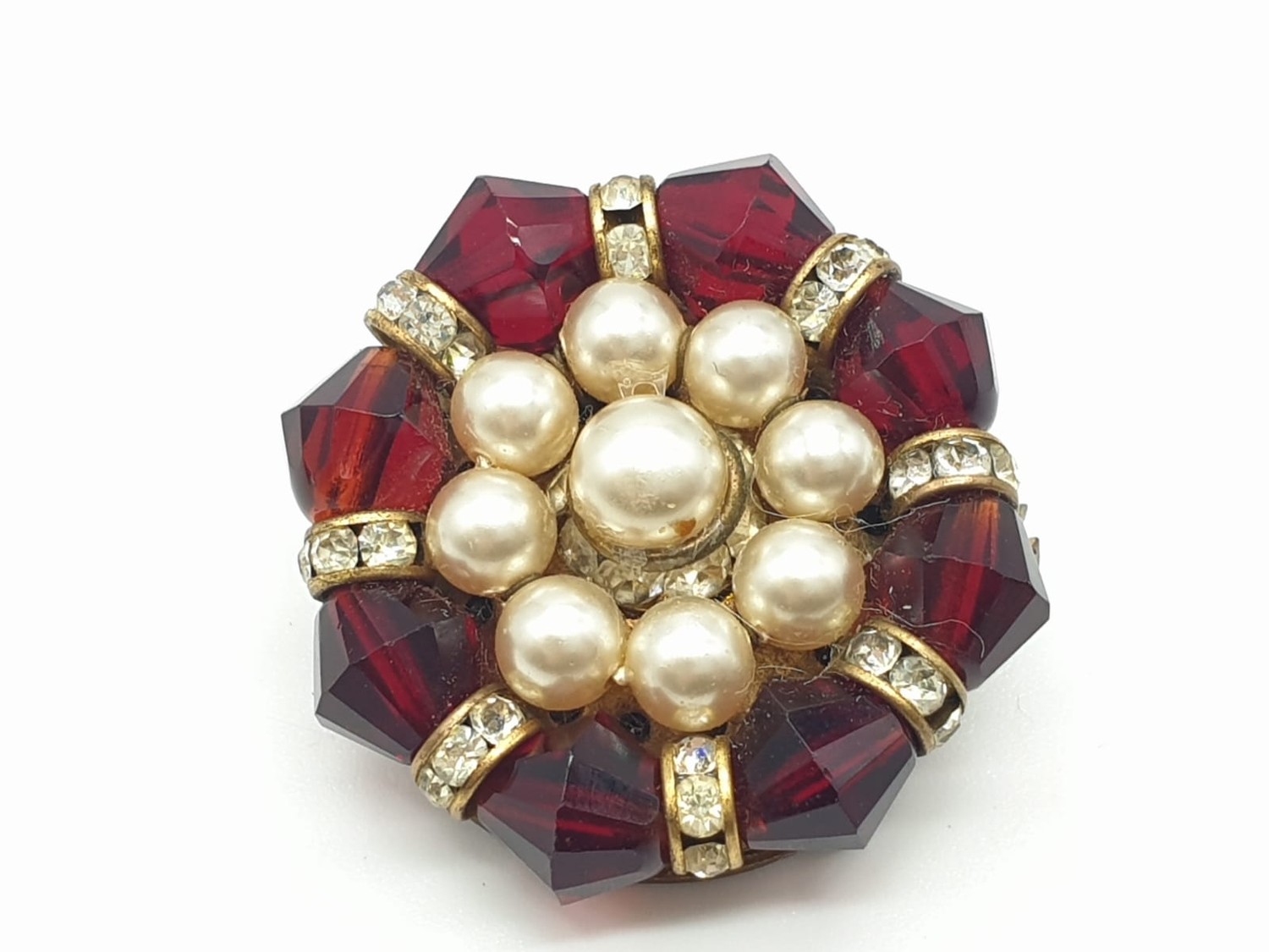 A pair of garnet and pearl earrings and matching brooch with clip earrings, weight 19.6g - Image 2 of 6