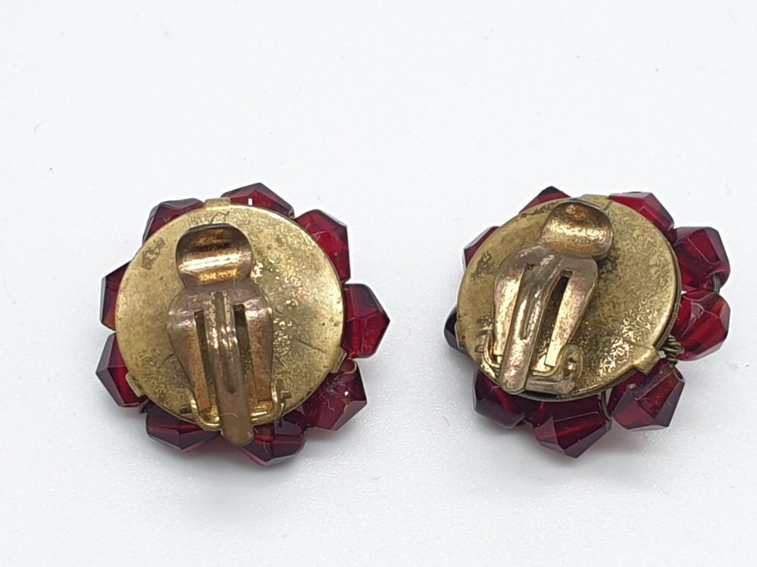 A pair of garnet and pearl earrings and matching brooch with clip earrings, weight 19.6g - Image 6 of 6