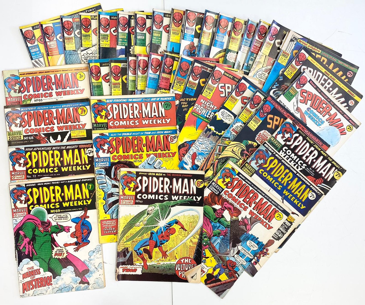 41 x Marvel comics. Spider-Man Comics Weekly. Dating from 1974 - 1975