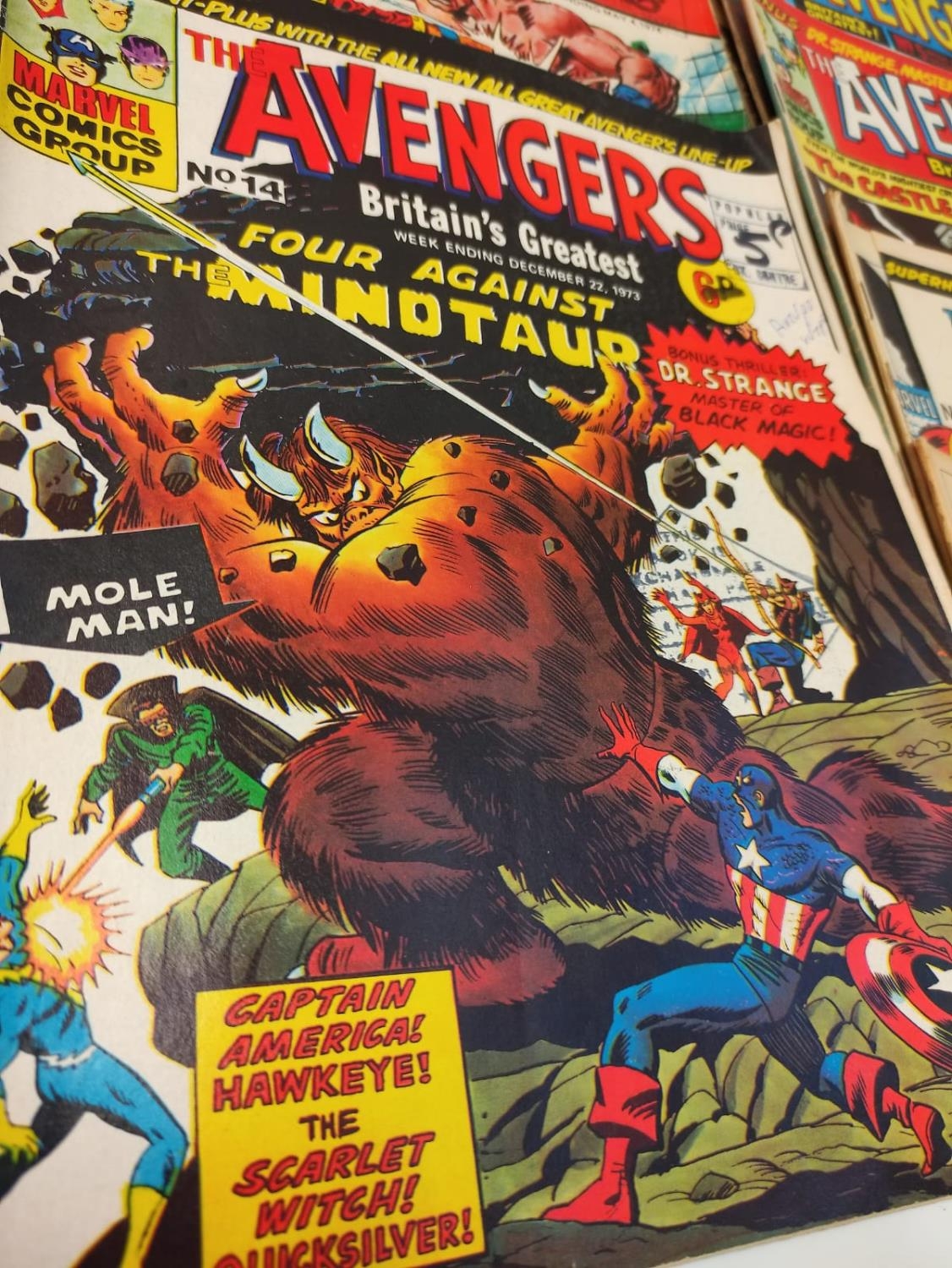 17 editions of Vintage 'The Avengers' Marvel Comics. - Image 2 of 12