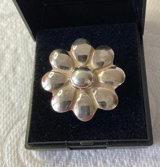 Vintage 1960's Silver Ring in the form of a large flower. Excellent condition. Marked 925 Silver,