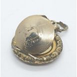 Yellow metal Victorian mourning locket. 7.7g in weight.