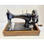 A 1920's antique, model 15, Singer sewing machine - In working order.