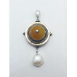 Vintage silver, amber and pearl pendant. Weight 9.7g.