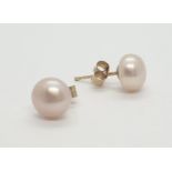 9ct gold and pearl earrings.
