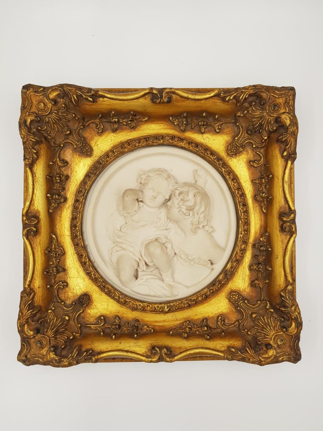 A pair of Enrico Bragan styled alabaster reliefs of cherubic children. Beautiful gilt frame, and - Image 6 of 6