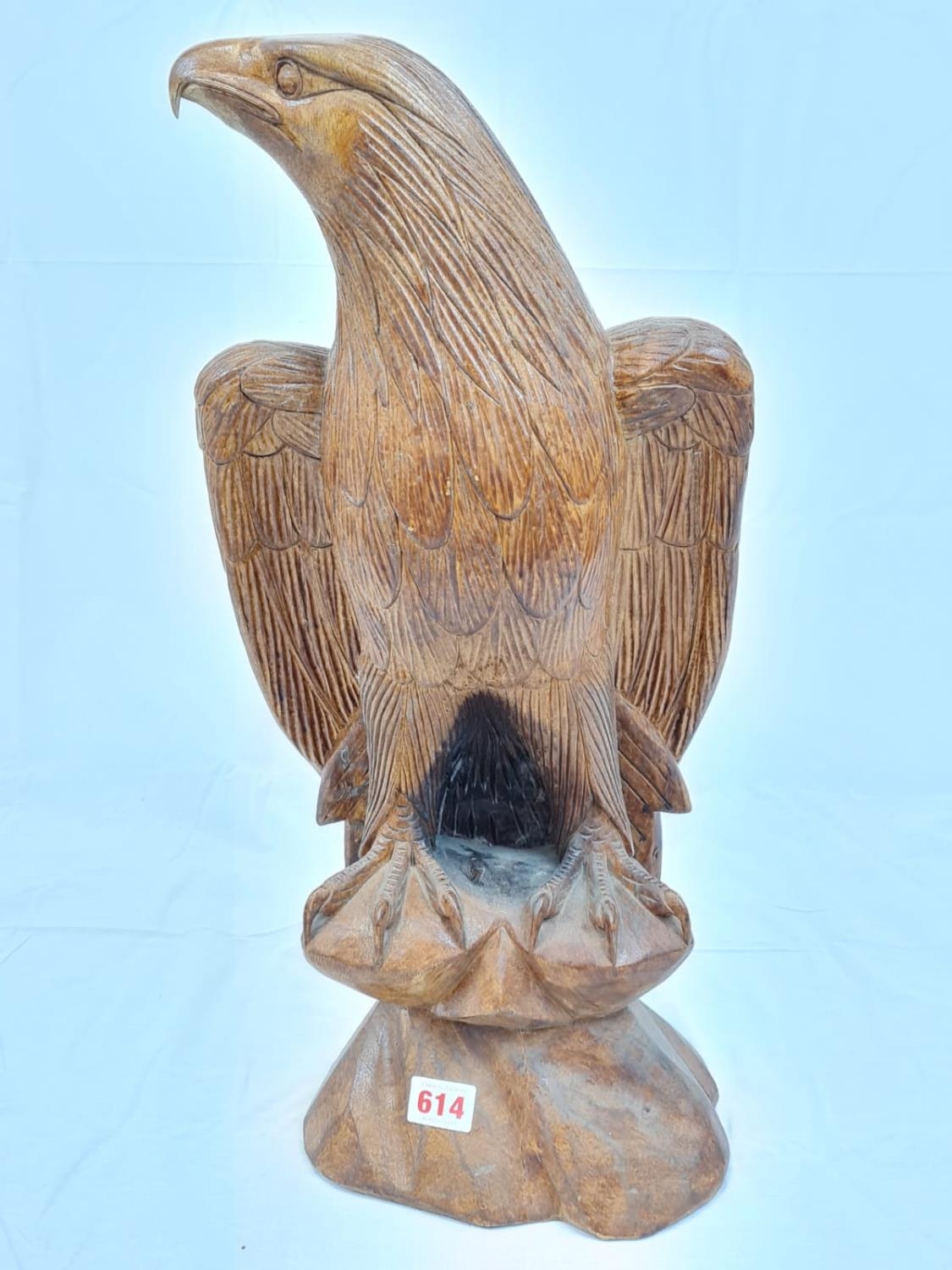 Large carved wooden eagle, 62x30cm