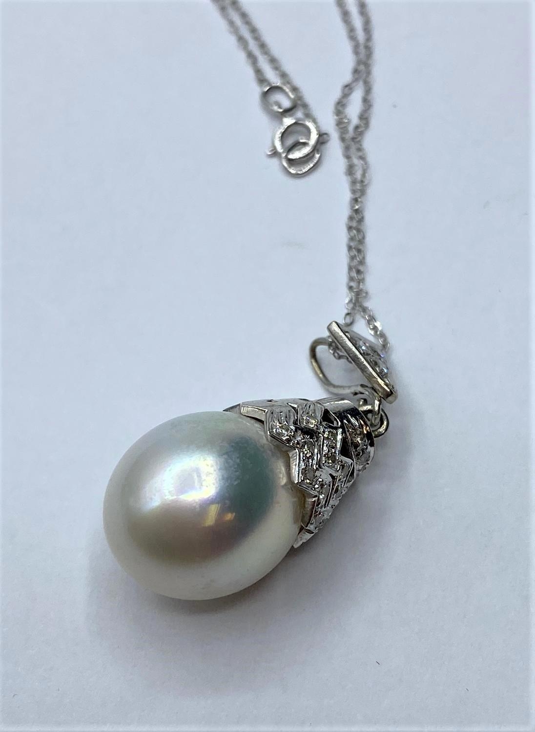 South Sea pearl PENDANT with Diamonds . 18ct chain. 7.6g 40cm - Image 4 of 4