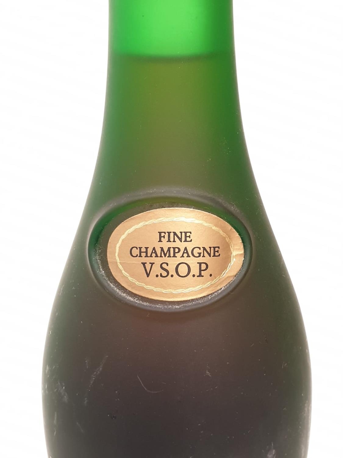 A bottle of vintage V.S.O.P Remy Martin cognac. - Image 3 of 6