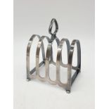 A GW Shirtcliffe & Sons sterling silver toast or letter rack. Made in Sheffield, circa 1940's.