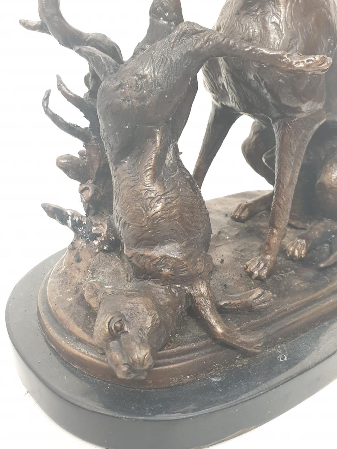 A vintage bronze sculpture of a hunting dog and an unlucky rabbit. 25 x 25 cm. - Image 3 of 6