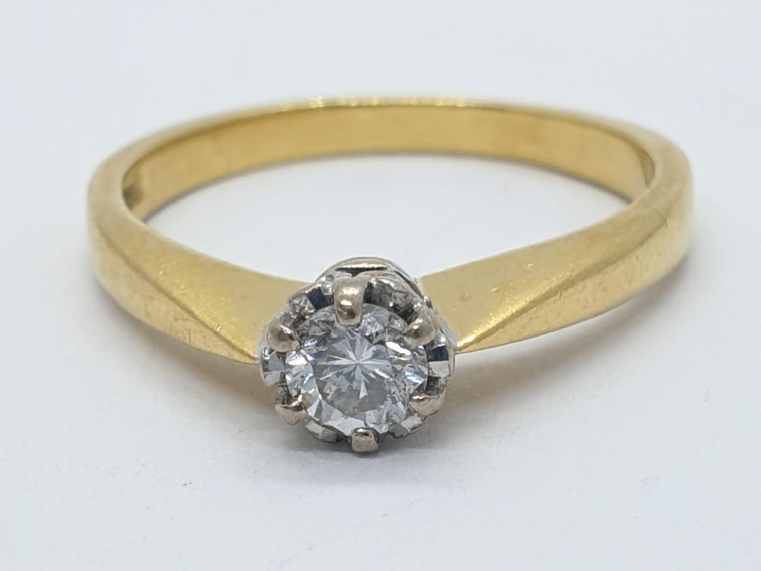 18ct diamond ring with 0.25ct diamond, weight 3.5g, size N