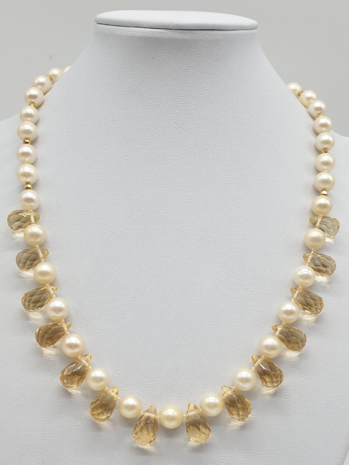 Citrine and Cultured Pearl NECKLACE with 9ct Gold Clasp. 40g 44cm