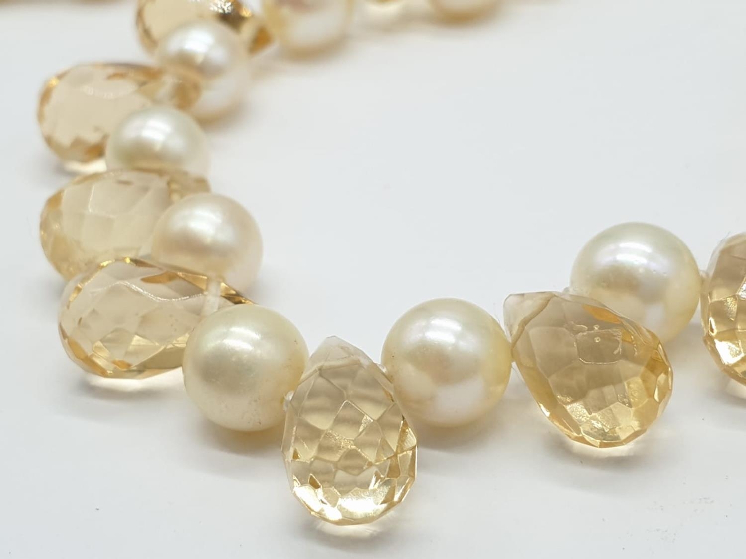 Citrine and Cultured Pearl NECKLACE with 9ct Gold Clasp. 40g 44cm - Image 3 of 4