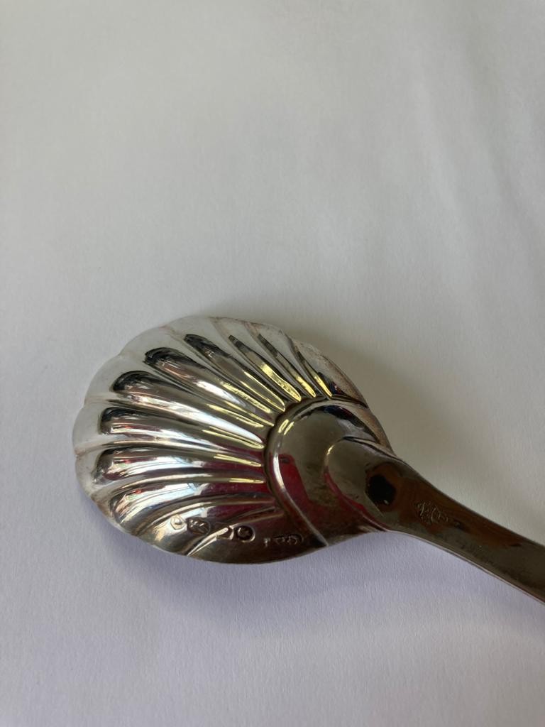 Early Victorian silver caddy spoon having a bowl in shell form and beadwork to handle. Hallmark - Image 2 of 2