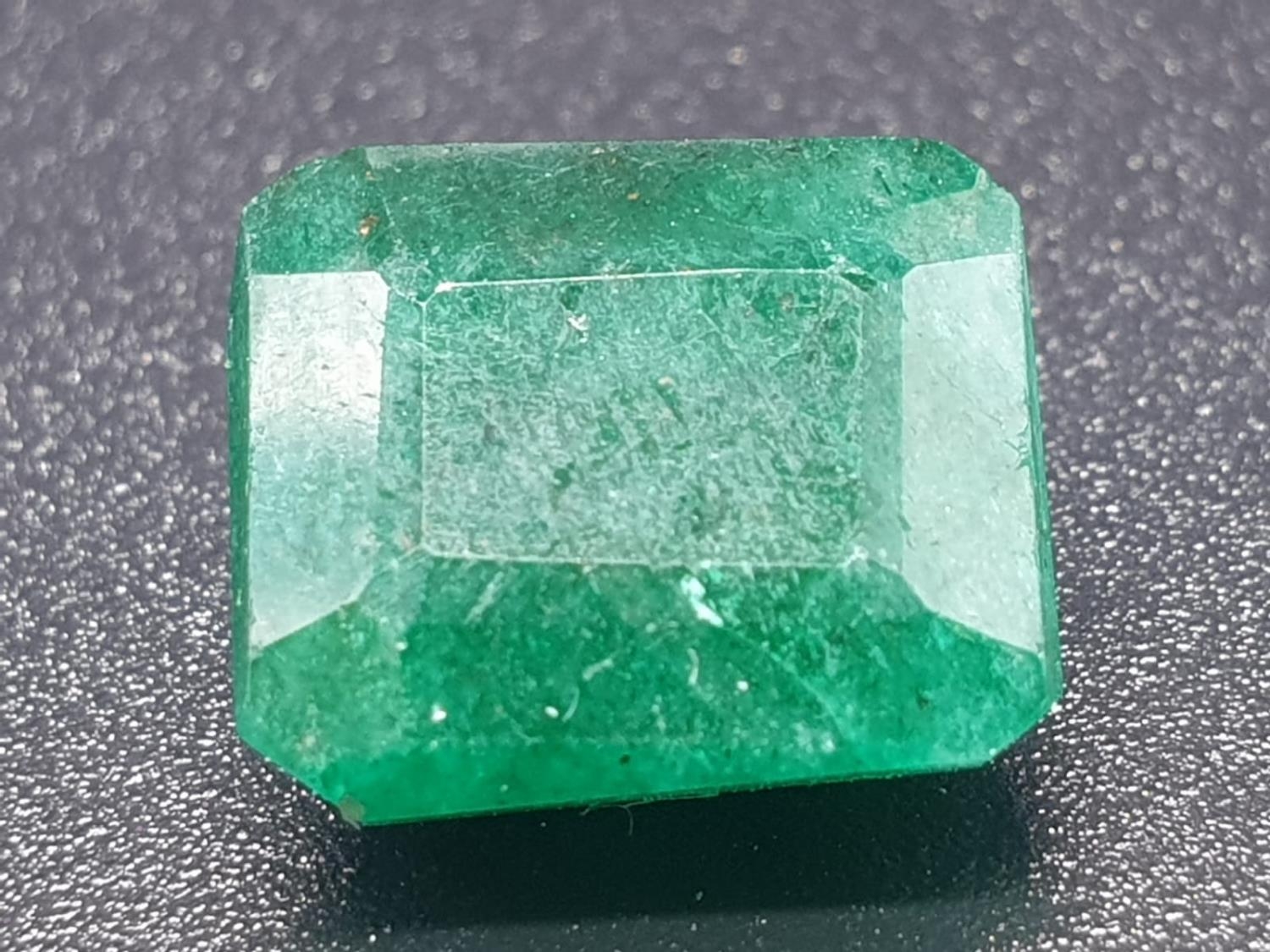 4.94 Ct Natural emerald. Oval shape. IDT certified