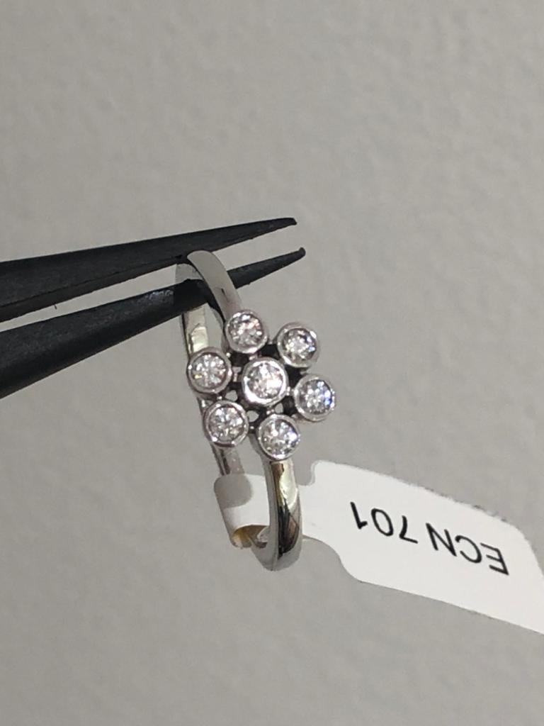 9ct white gold ring with diamonds around 0.25ct, 2.6 grams in weight. Size N - Image 2 of 2